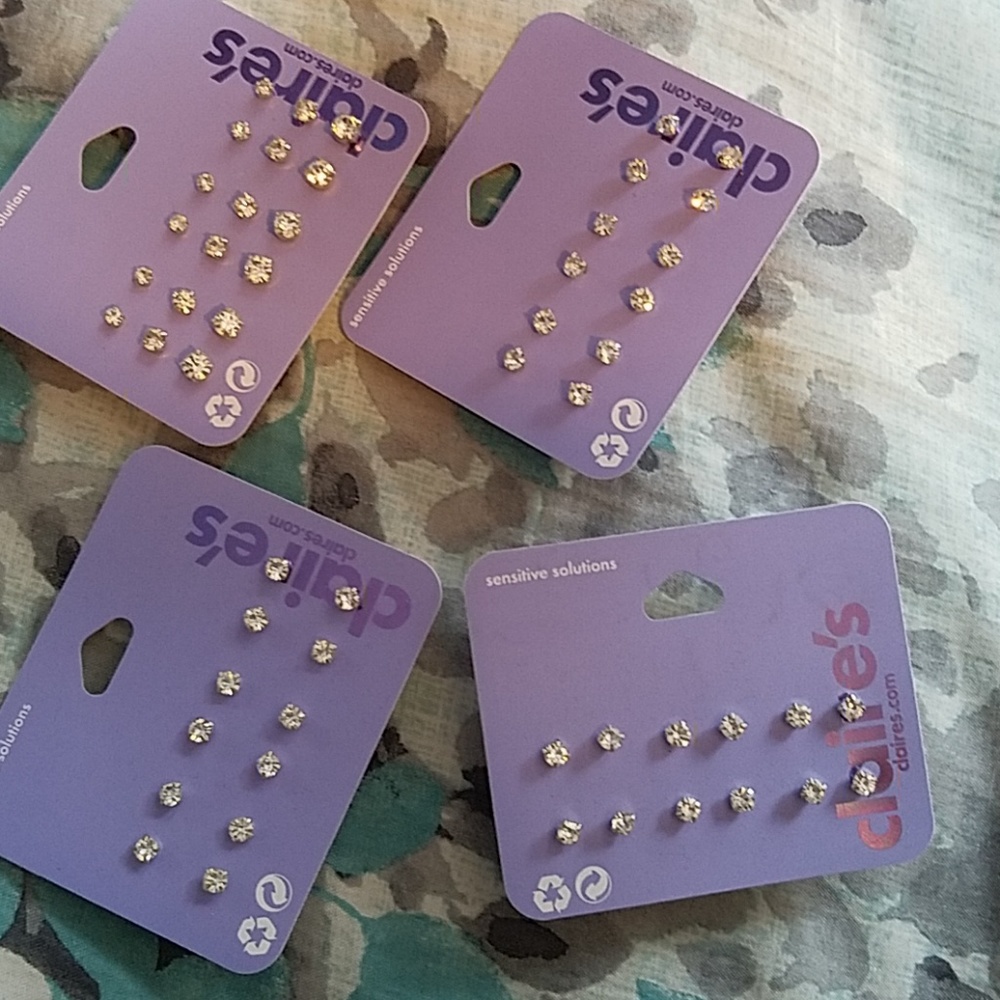 Ear rings,